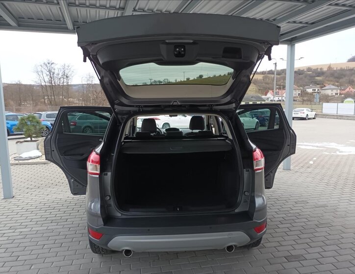 Ford Kuga SUV 1,6 l 110 kw