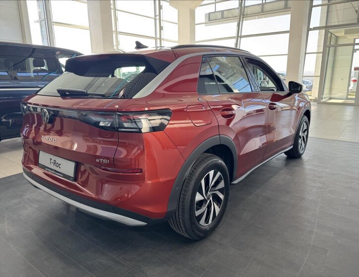Volkswagen T-Roc SUV / Terénní 1,5 l 110 kw