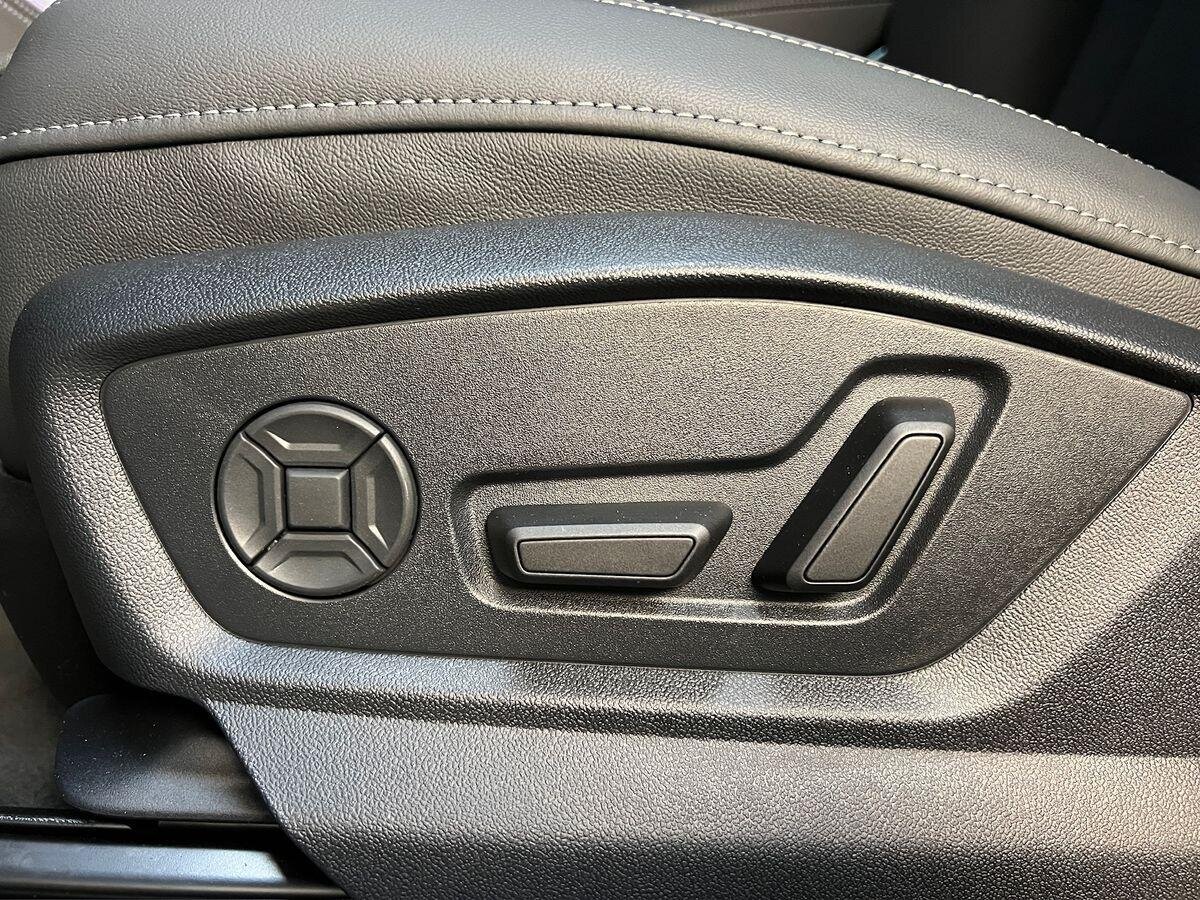 Audi Q8 SUV / Terénní 3,0 l 210 kw