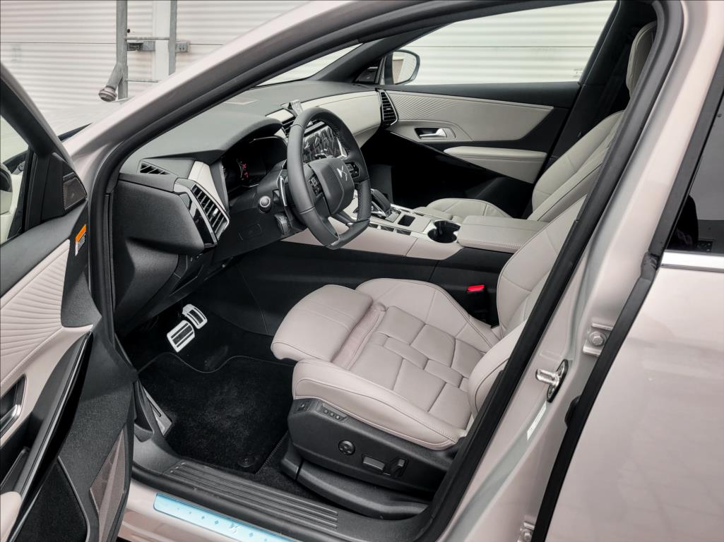 DS Automobiles DS7 Crossback