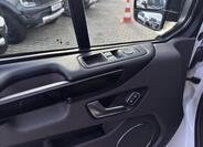 Ford Tourneo Custom 18