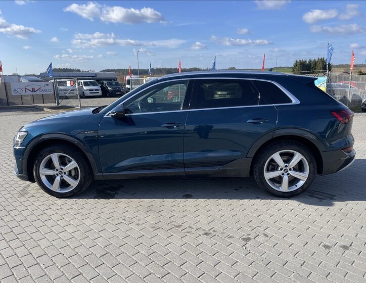 Audi e-tron Kombi 0,0 300 kw