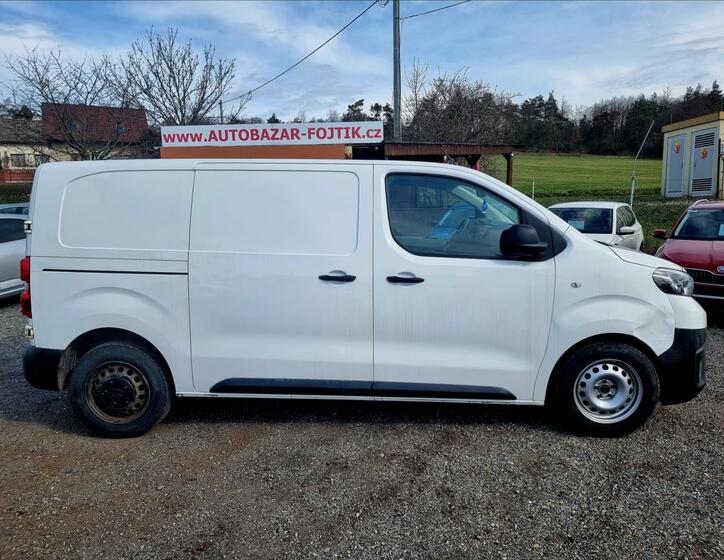Toyota ProAce 8