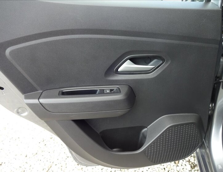 Dacia Sandero Hatchback 999,0 67 kw