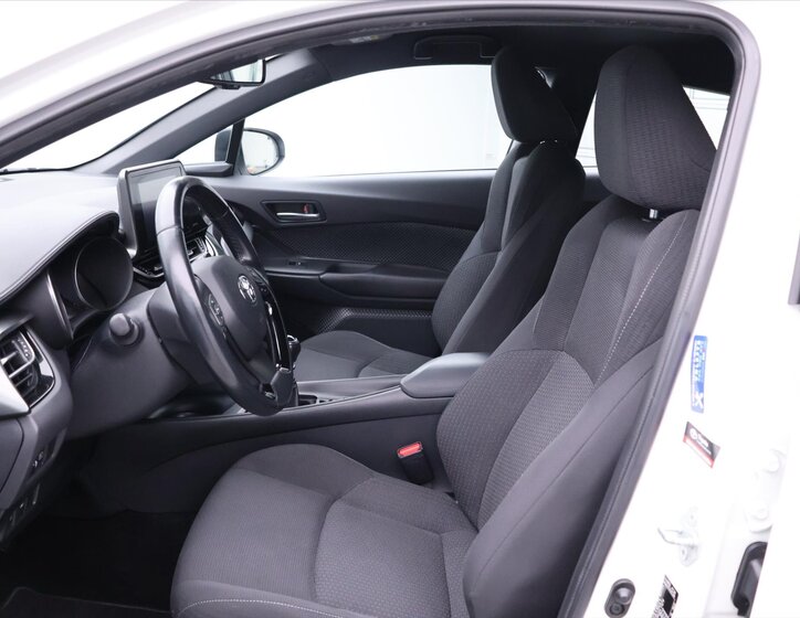 Toyota C-HR SUV / Terénní 1,2 l 85 kw