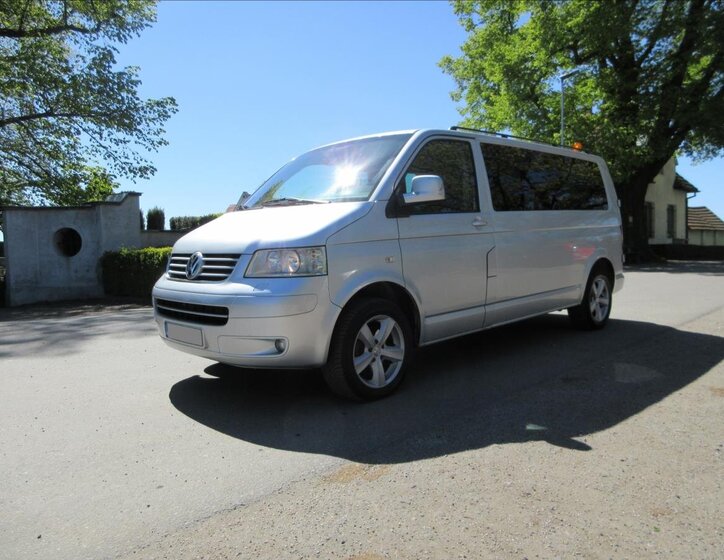 Volkswagen Caravelle Kombi 2,5 l 128 kw