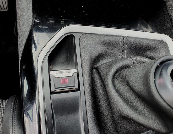 Peugeot 5008 SUV 1,5 l 96 kw