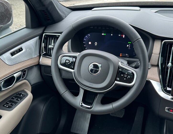 Volvo XC90 SUV / Terénní 2,0 l 335 kw