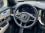 Volvo XC90 SUV / Terénní 2,0 l 335 kw