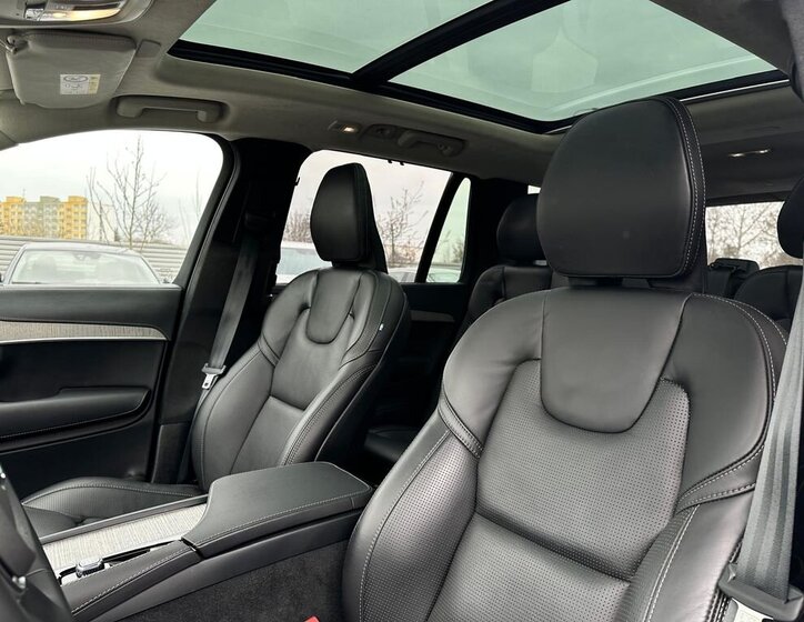 Volvo XC90 SUV / Terénní 2,0 l 173 kw