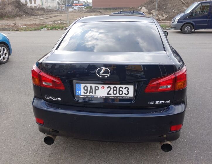 Lexus IS 220 8