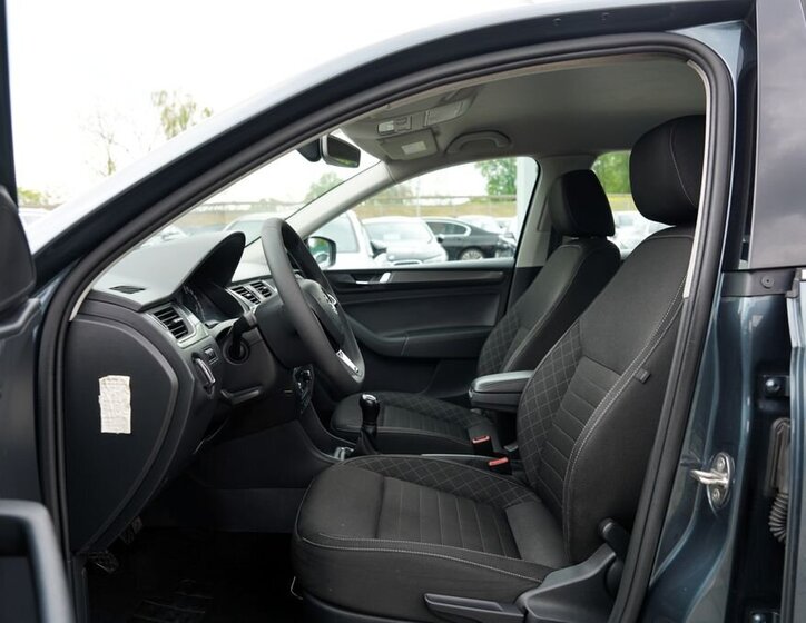 Škoda Rapid Hatchback 999,0 70 kw