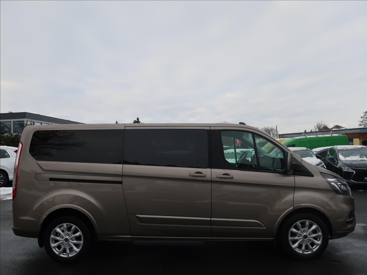 Ford Tourneo Custom MPV 2,0 l 136 kw