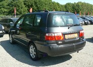KIA Carens 5