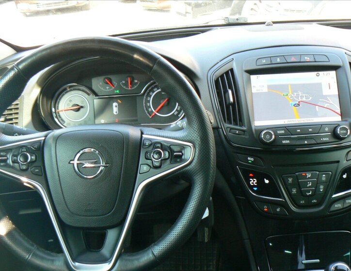 Opel Insignia Kombi 2,0 l 125 kw