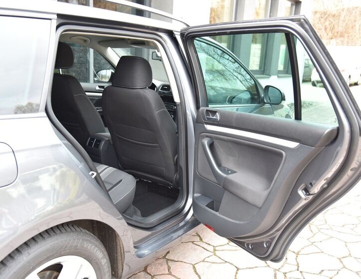 Volkswagen Golf Kombi 1,6 l 77 kw