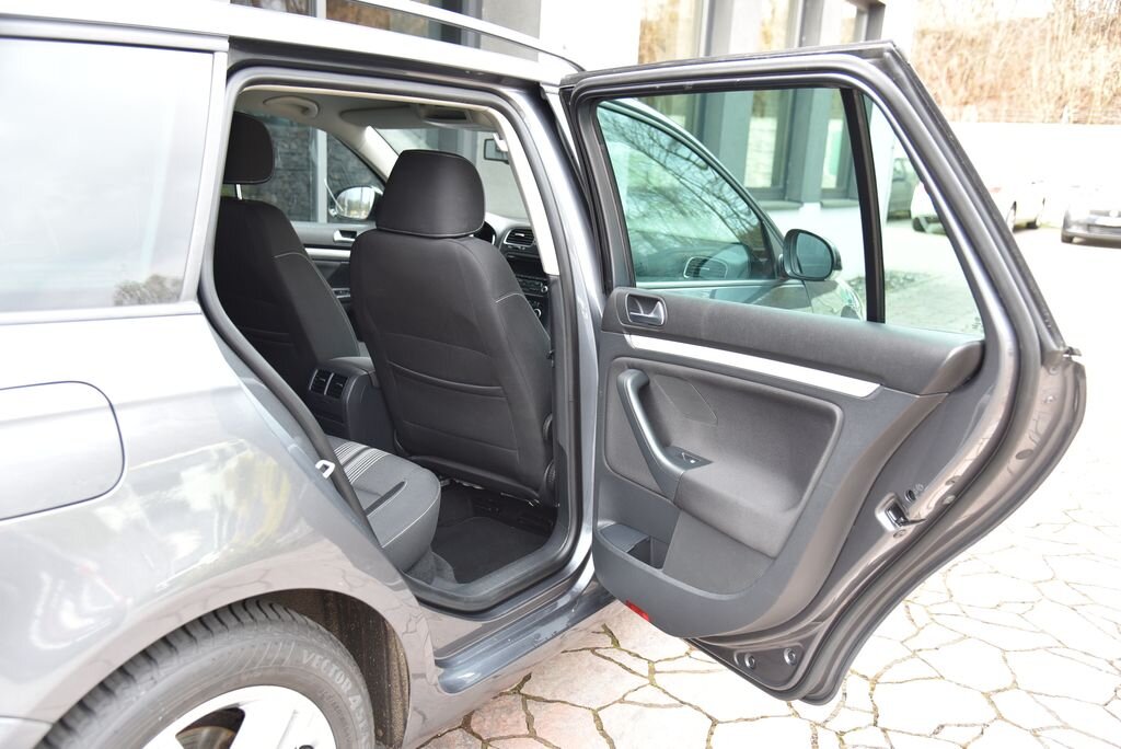 Volkswagen Golf Kombi 1,6 l 77 kw