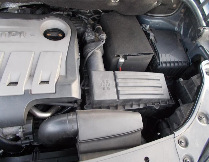 Volkswagen Touran MPV 1,6 l 77 kw