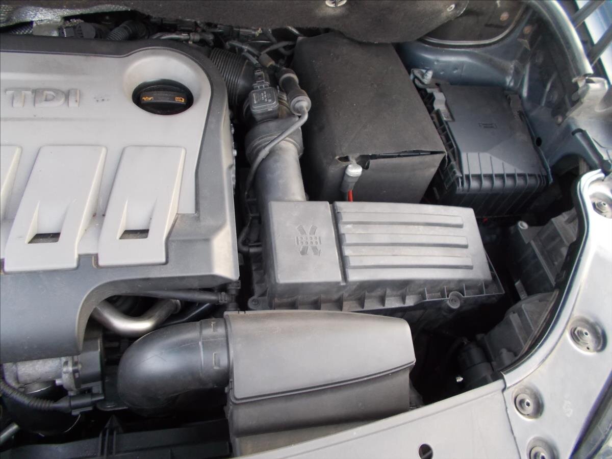 Volkswagen Touran MPV 1,6 l 77 kw