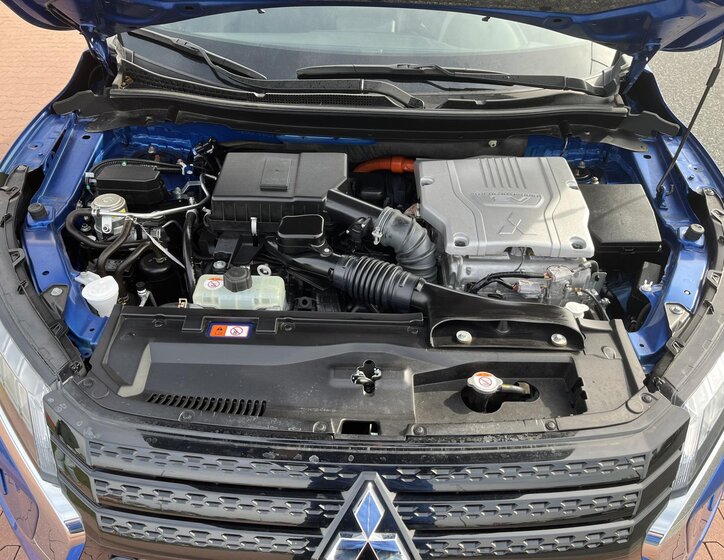 Mitsubishi Eclipse Cross SUV / Terénní 2,4 l 72 kw