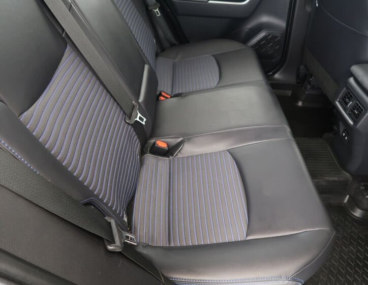 Toyota RAV4 SUV / Terénní 2,5 l 131 kw