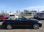 Mercedes-Benz Třídy E 8