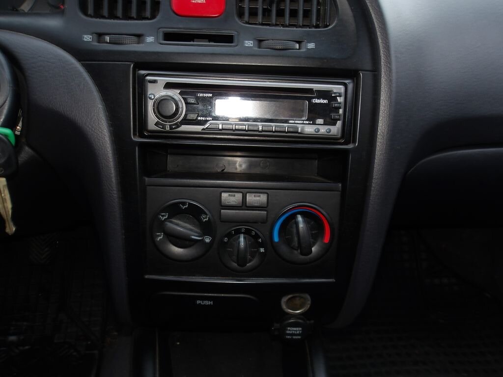 Hyundai Elantra Sedan 1,6 l 77 kw