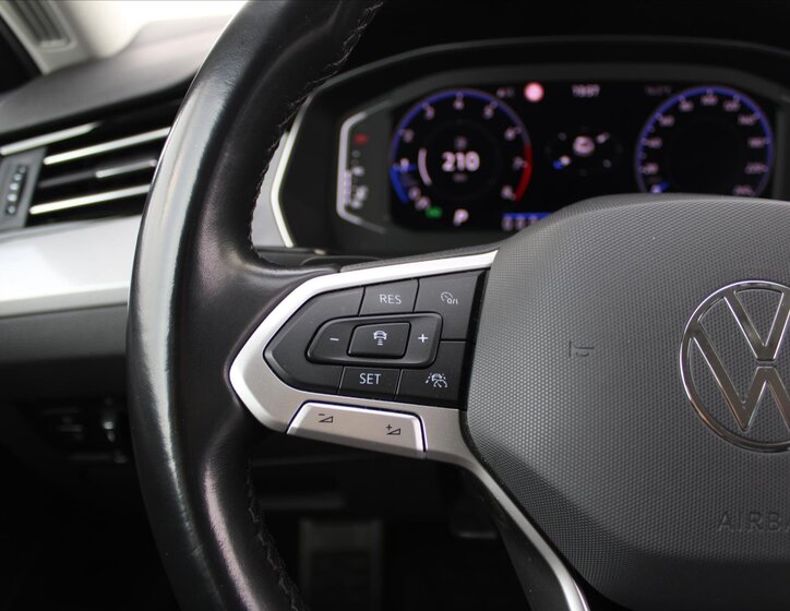 Volkswagen Passat 16