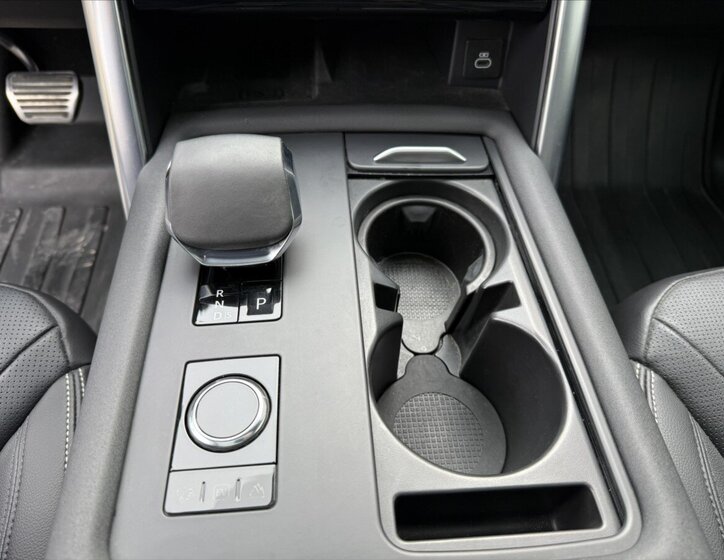 Land Rover Discovery SUV / Terénní 3,0 l 221 kw