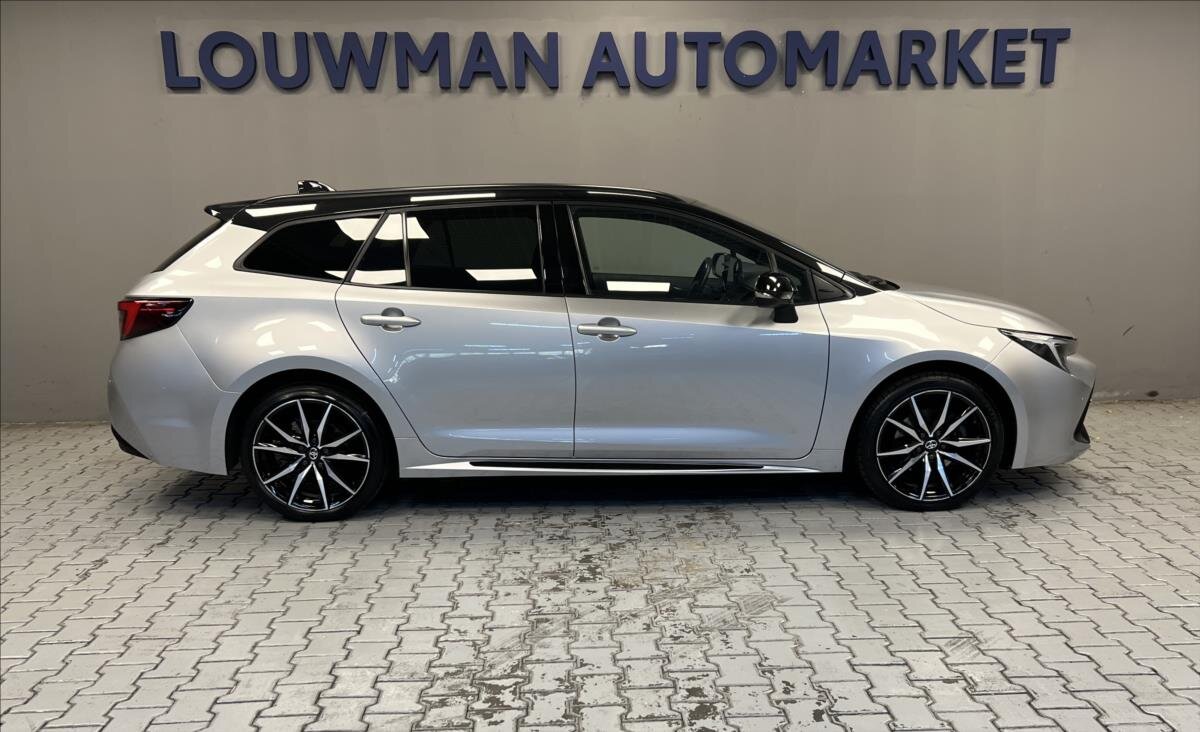 Toyota Corolla Kombi 2,0 l 112 kw