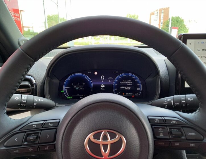 Toyota Yaris Cross SUV 1,5 l 96 kw
