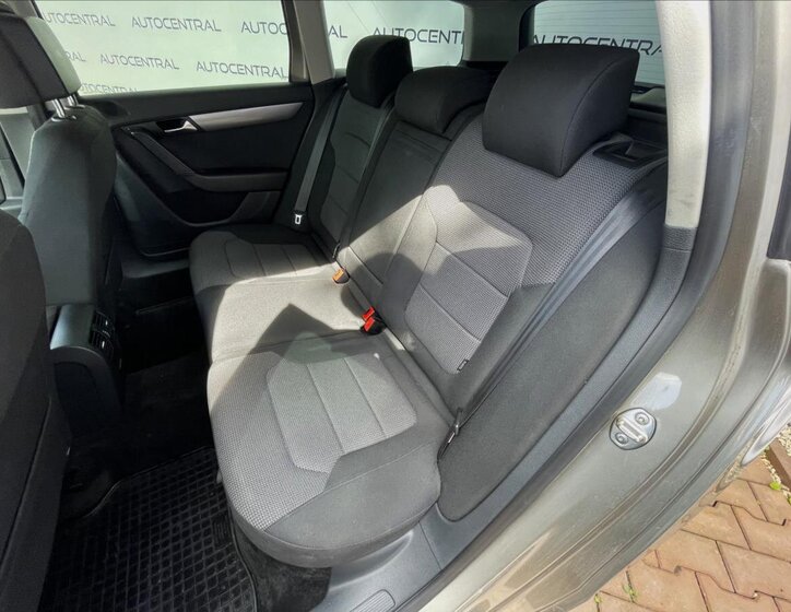 Volkswagen Passat 24