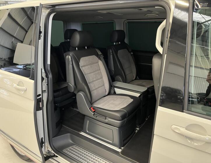 Volkswagen Multivan 22