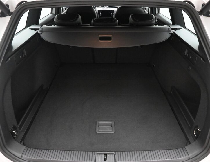 Volkswagen Passat Kombi 1,5 l 110 kw