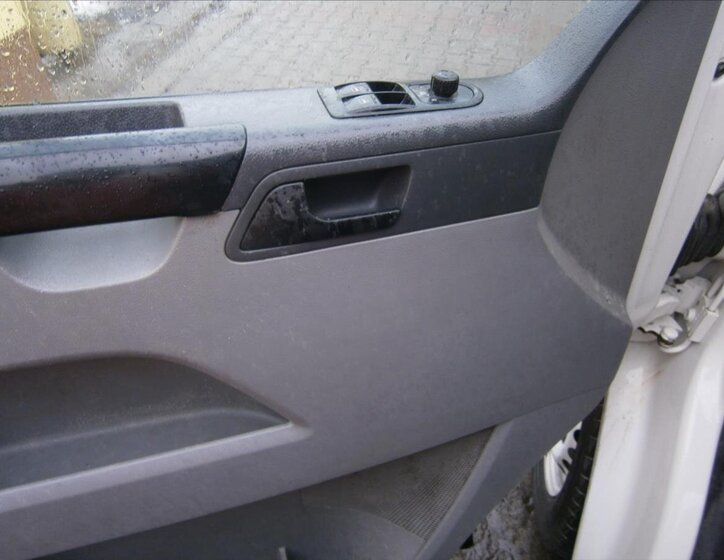 Volkswagen Transporter Skříň 1,9 l 62 kw