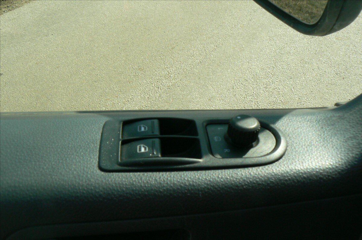 Volkswagen Transporter Sklápěč 2,0 l 103 kw