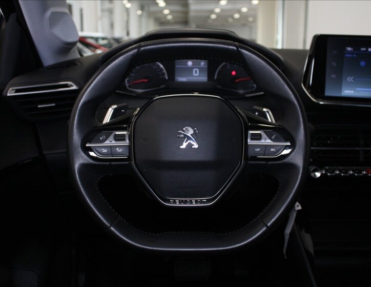 Peugeot 208 Hatchback 1,2 l 74 kw