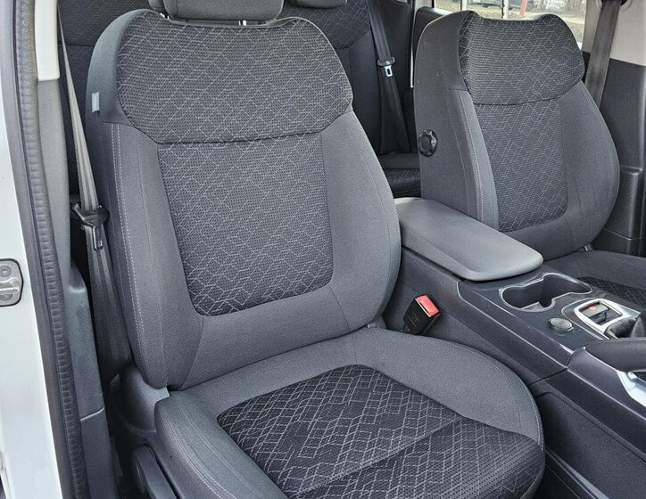 Peugeot 3008 SUV 1,2 l 96 kw