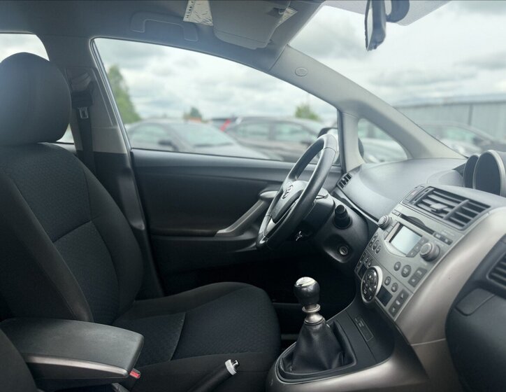 Toyota Verso Kombi 2,0 l 93 kw
