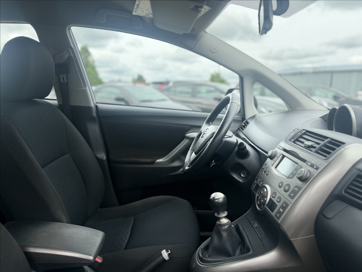 Toyota Verso Kombi 2,0 l 93 kw