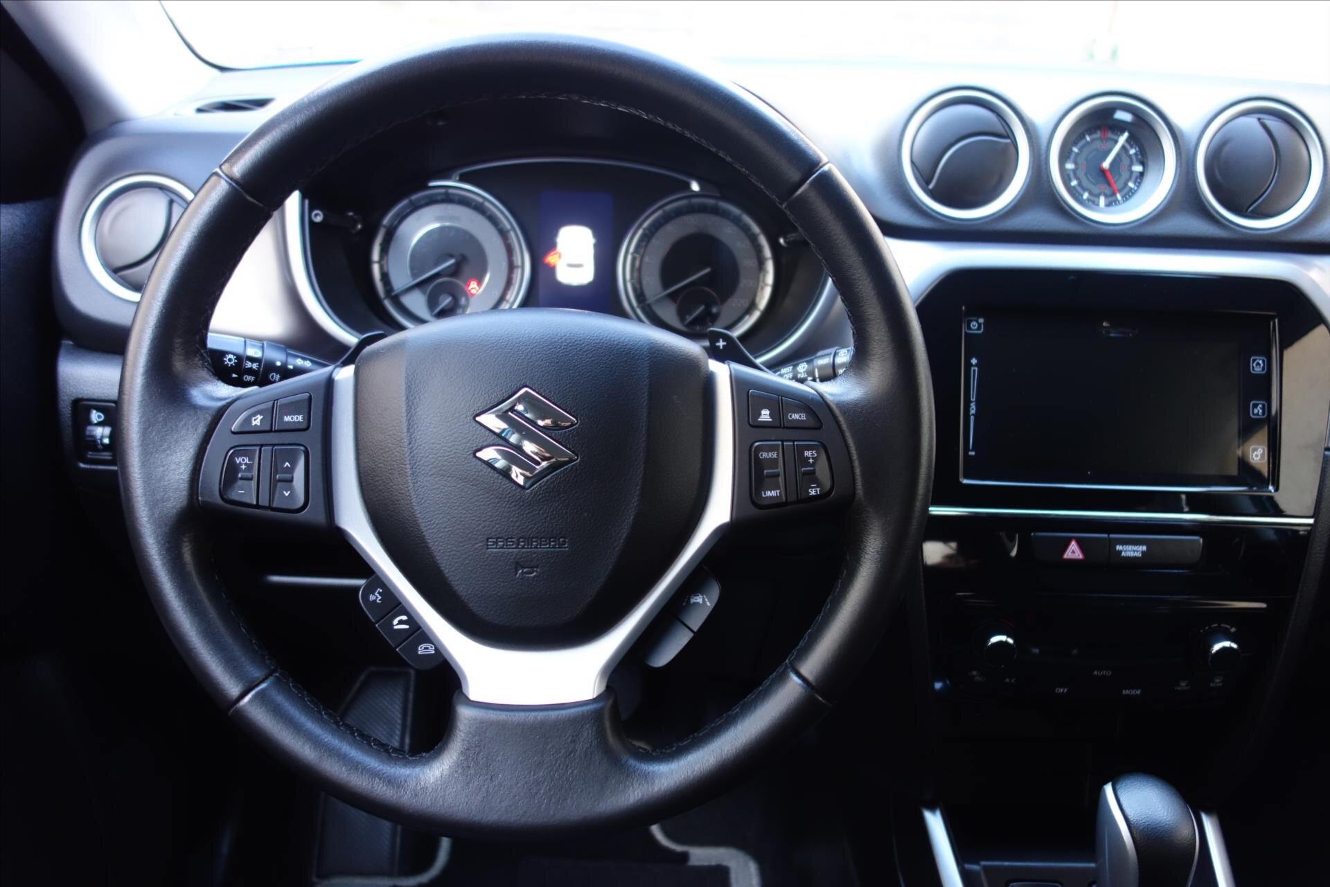 Suzuki Vitara SUV 1,4 l 103 kw