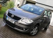 Volkswagen Touran 1