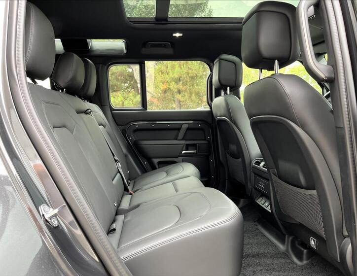 Land Rover Defender 35