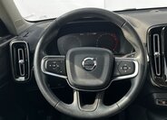 Volvo XC40 SUV / Terénní 1,5 l 120 kw