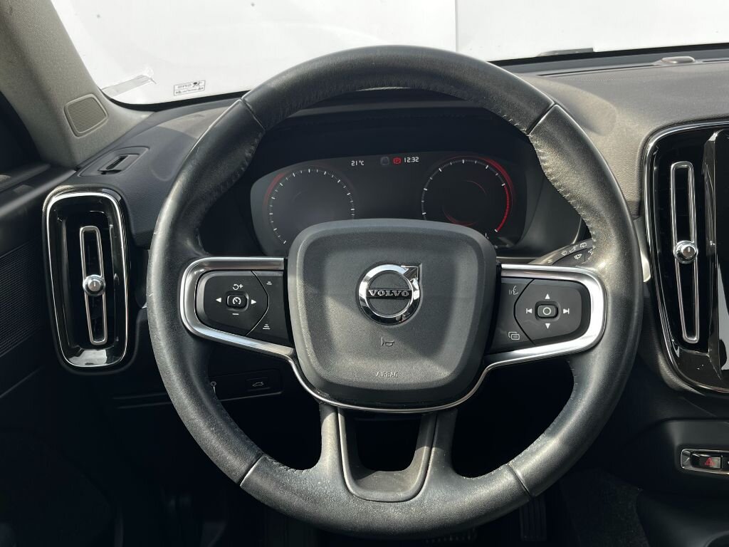 Volvo XC40 SUV / Terénní 1,5 l 120 kw