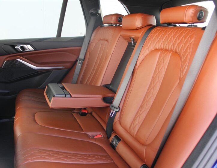 BMW X5 SUV / Terénní 4,4 l 390 kw