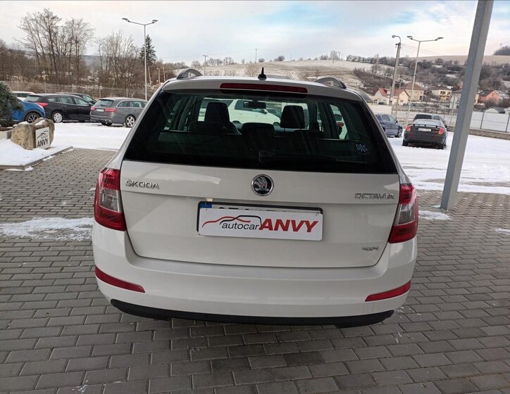 Škoda Octavia Kombi 2,0 l 110 kw