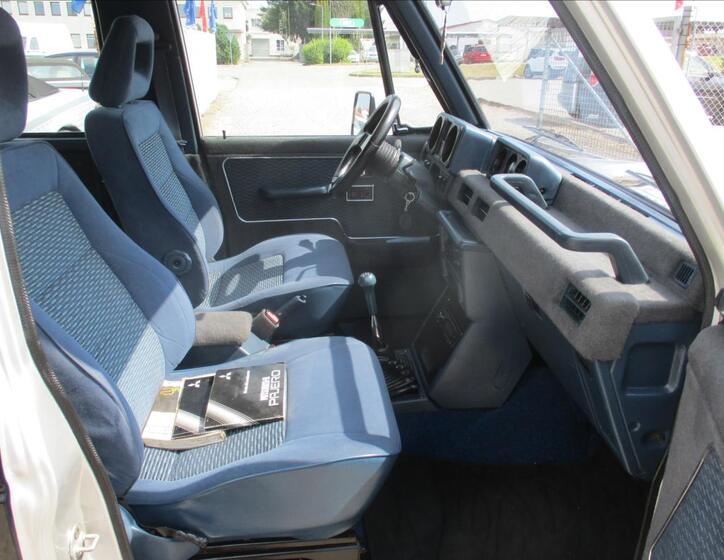 Mitsubishi Pajero 18