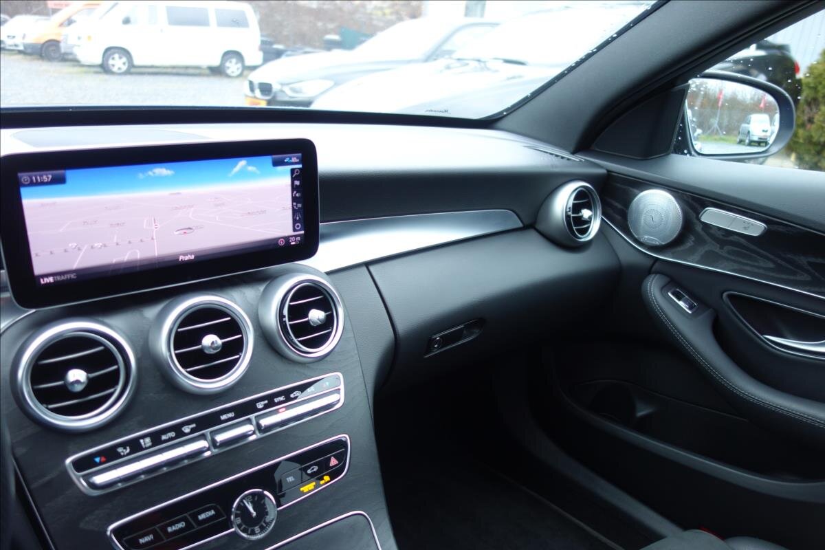 Mercedes-Benz Třídy C Sedan / Limuzína 2,0 l 143 kw