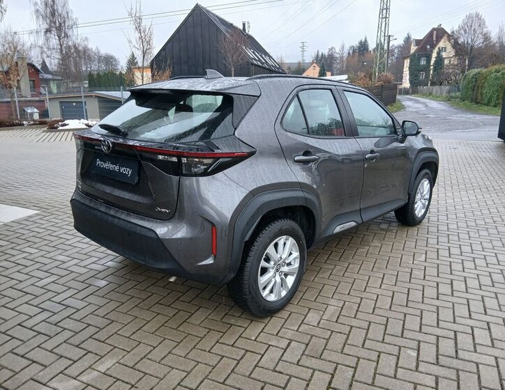 Toyota Yaris Cross SUV 1,5 l 68 kw